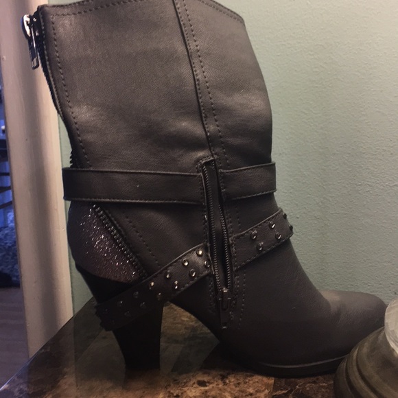 Booties - Picture 5 of 5